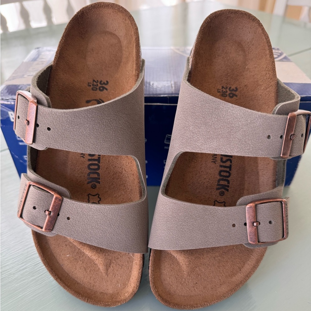 Women’s Birkenstocks Arizona Sandal SZ 36 NIB